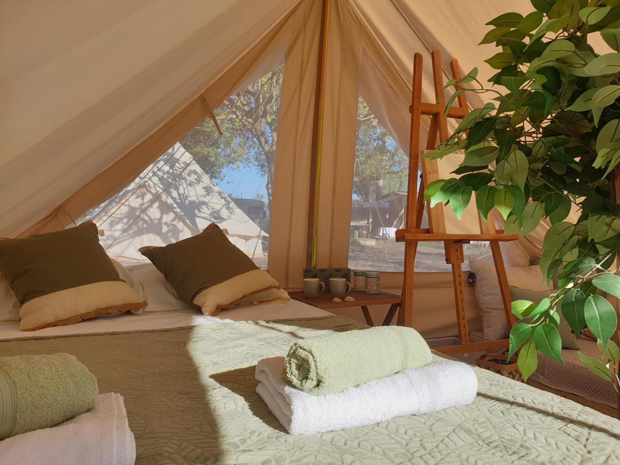 Le Jeklo Hotel Vias Ngoại thất bức ảnh